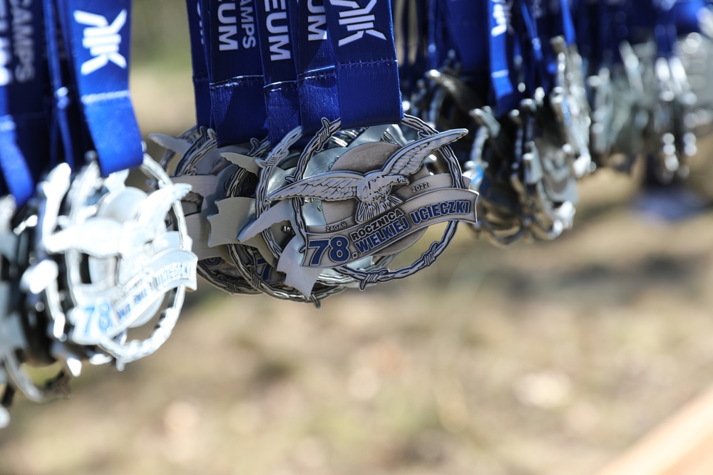 1ABCT, 1ID Soldiers participate in a memorial run of &quot;The Great Escape&quot;