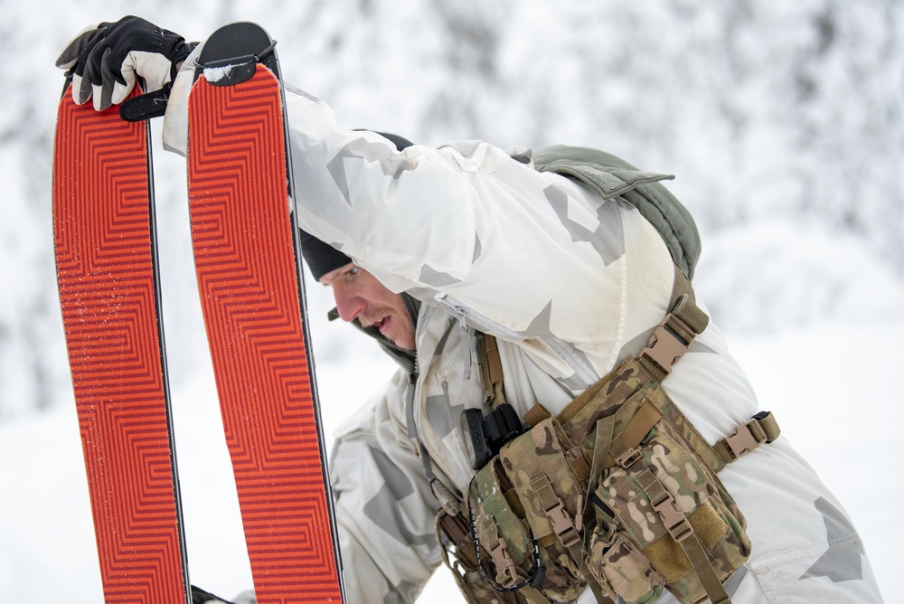 123rd Special Tactics Squadron conducts arctic warfare training in Sweden