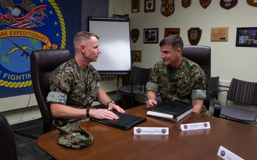 13th MEU &amp; 24th MEU commanders meet