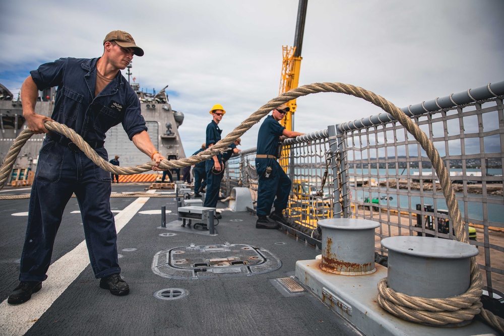 USS Billings Departs Ponce