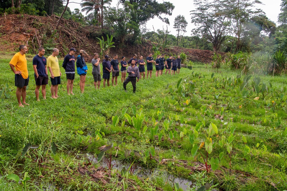 Pacific Fleet Sailors, Coast Guardsmen Volunteer to Learn History, Culture and Sustainability