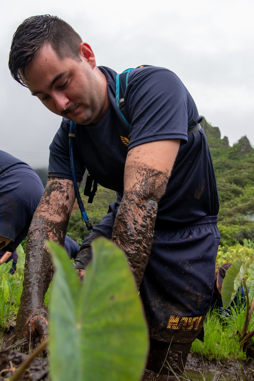 Pacific Fleet Sailors, Coast Guardsmen Volunteer to Learn History, Culture and Sustainability