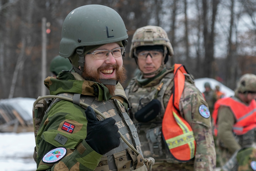 Norwegian Soldiers conduct weapons qualification at Camp Ripley