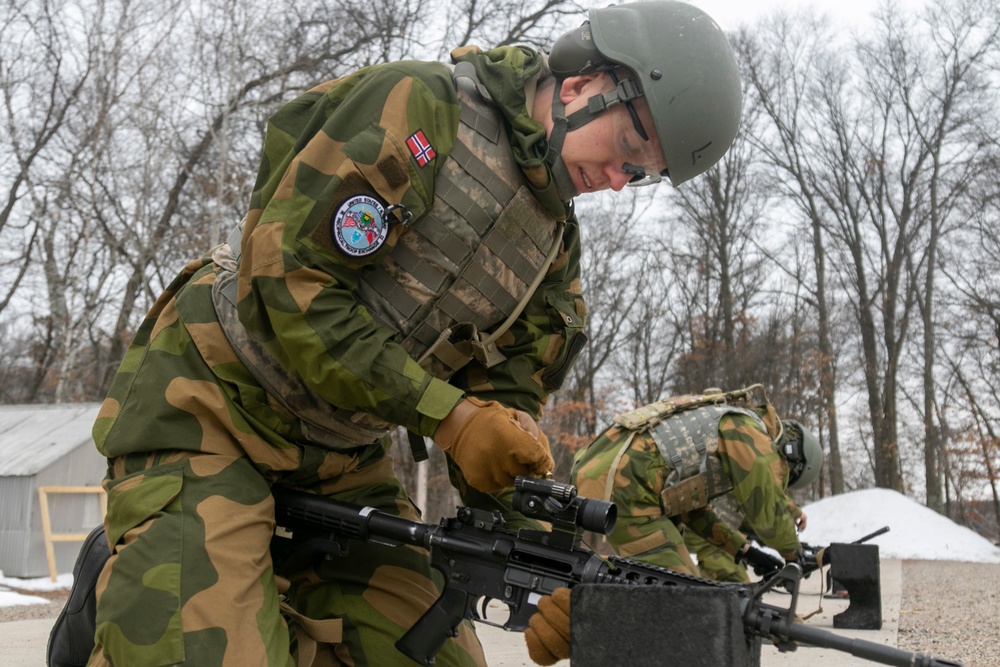 Norwegian Soldiers conduct weapons qualification at Camp Ripley