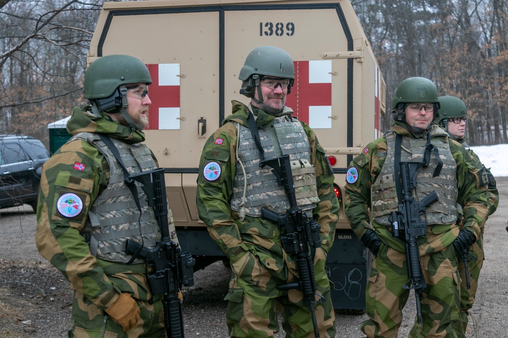 Norwegian Soldiers conduct weapons qualification at Camp Ripley