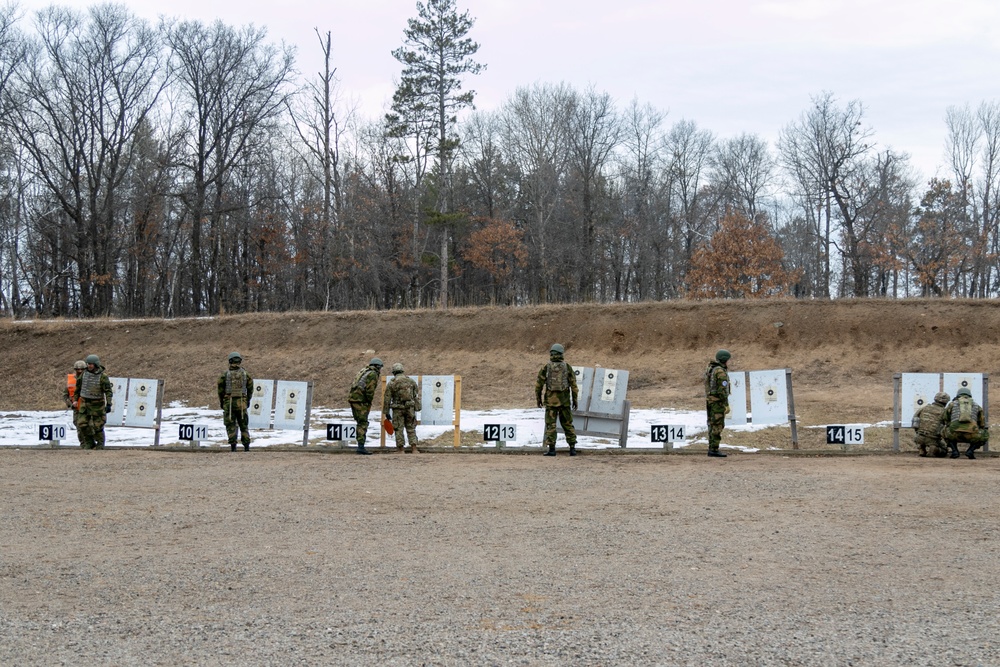 Norwegian Soldiers conduct weapons qualification at Camp Ripley