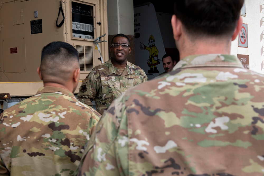 USFJ Senior Enlisted Leader visits Team Kadena