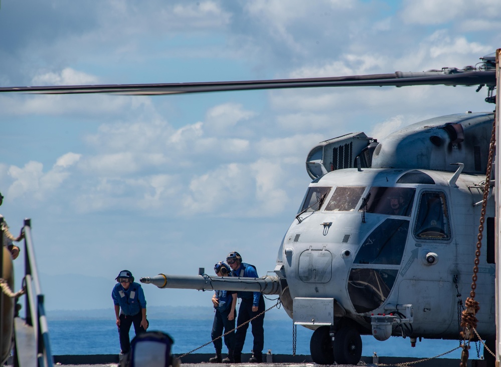 USS Ashland (LSD 48) participates in Balikatan 22