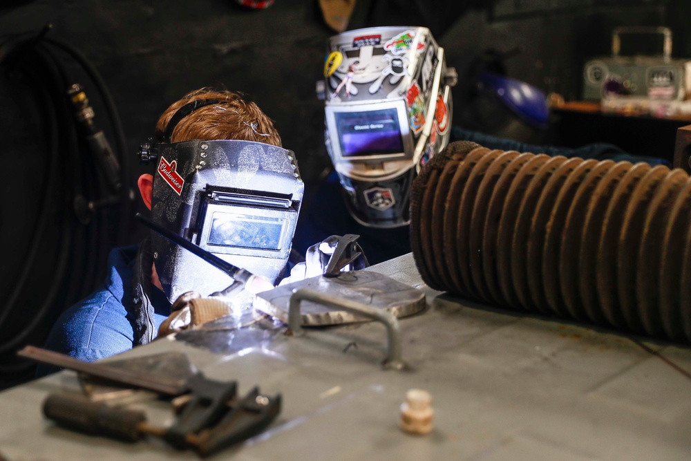 Abraham Lincoln Sailors conduct maintenance