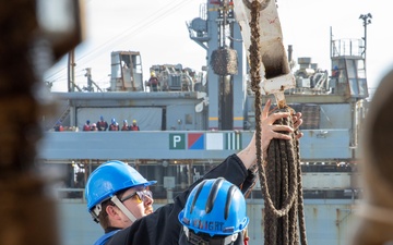 USS Donald Cook (DDG 75)