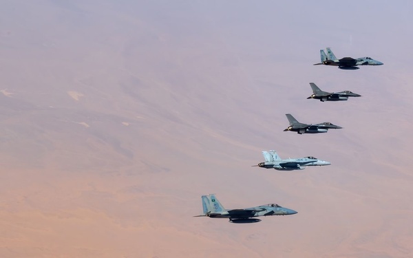 U.S. Marines, F/A-18s redeploy from PSAB