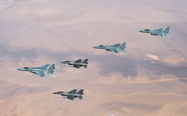 U.S. Marines, F/A-18s redeploy from PSAB