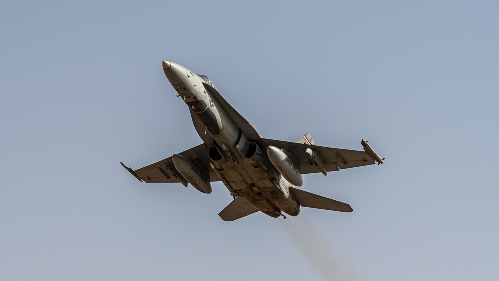 U.S. Marines, F/A-18s redeploy from PSAB