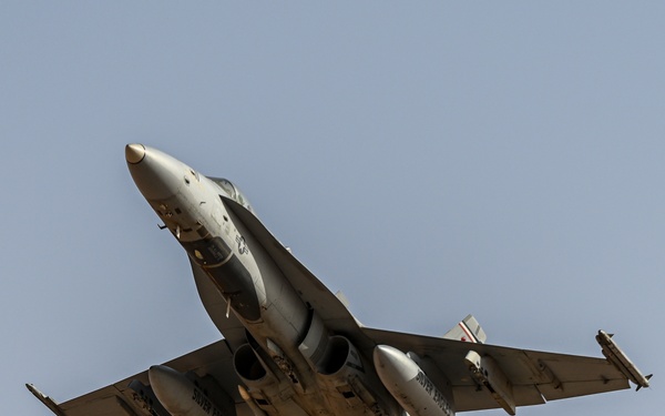 U.S. Marines, F/A-18s redeploy from PSAB