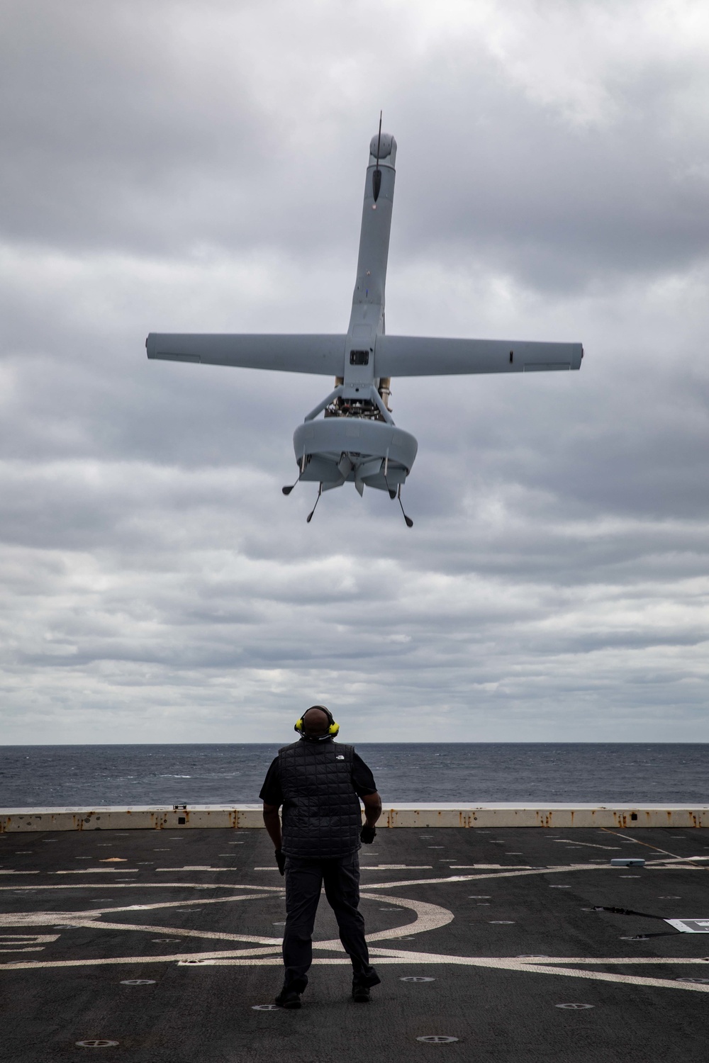 USS Arlington Conducts V-BAT Operations