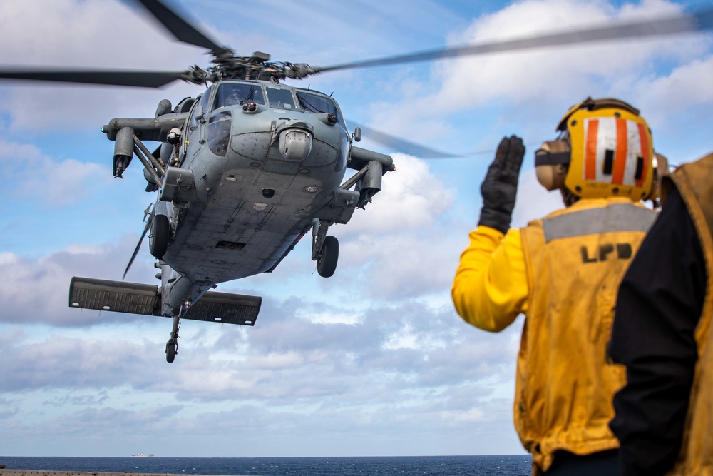 HSC-28 Conducts Flight Operations Aboard USS Arlington