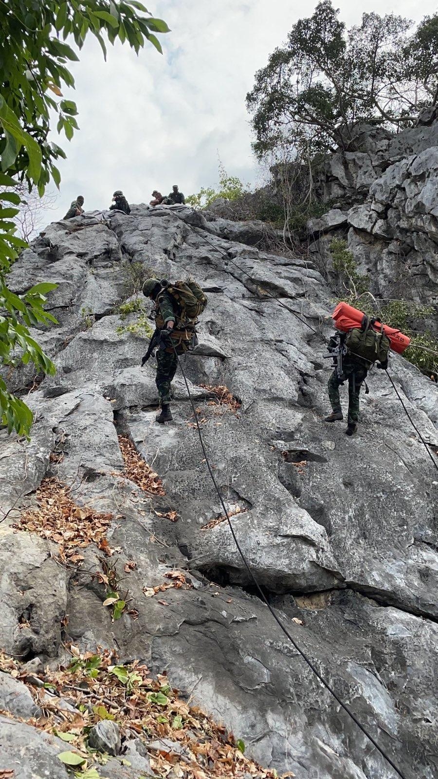 3rd SFR Royal Thai Army Rangers, 1st SFG (A) Green Berets complete live-fire culminating exercise in Lopburi Province