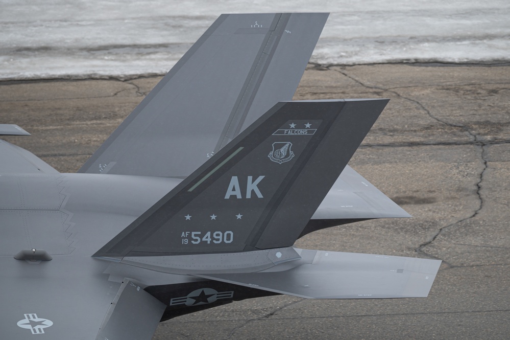 Eielson receives three more F-35s