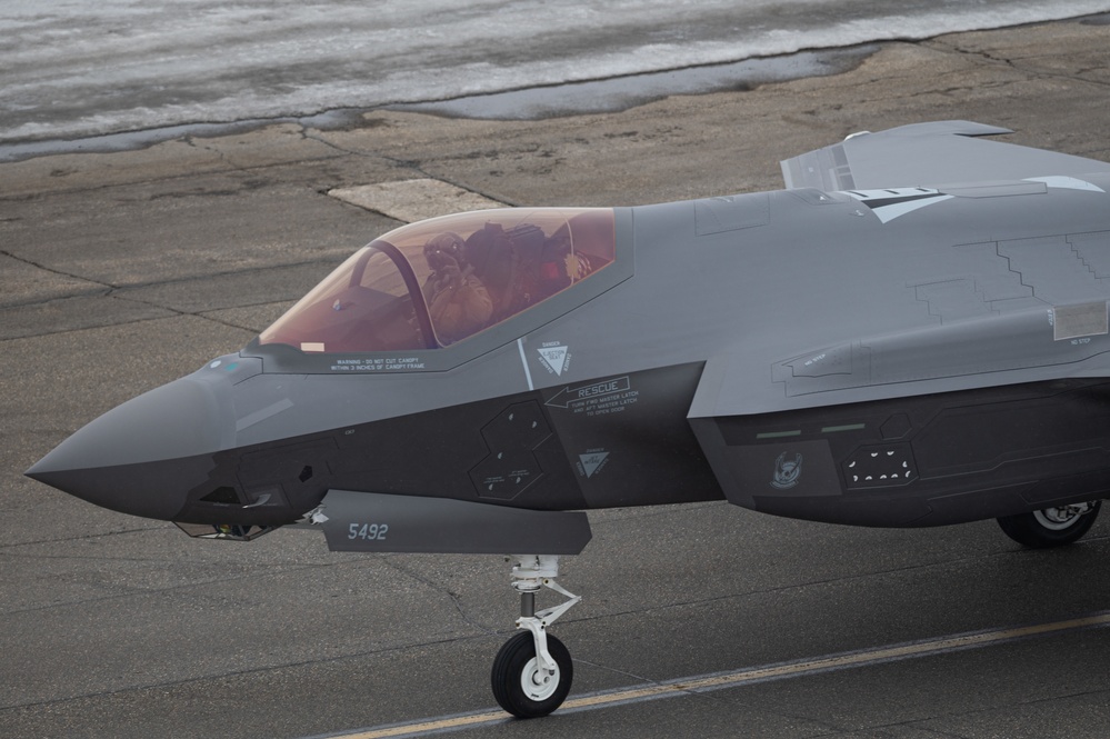 Eielson receives three more F-35s