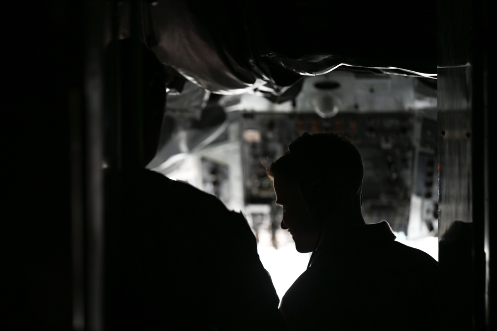 McConnell refuels a B-1B