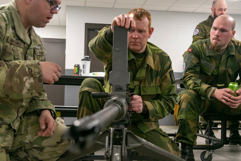 Norwegian Soldiers prepare for crew-served weapons qualification at Camp Ripley