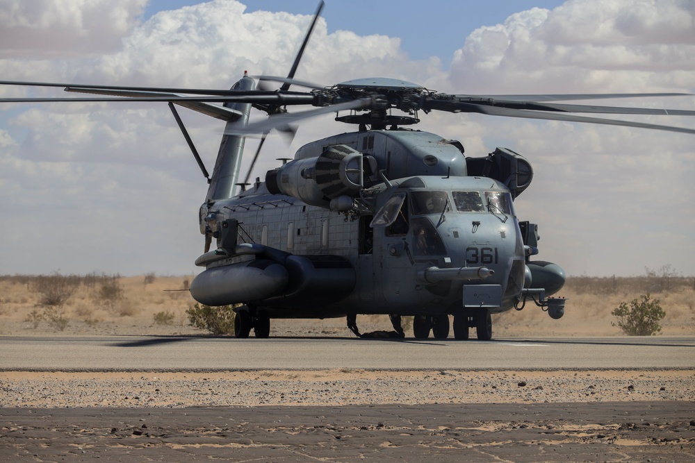 WTI 2-22: CH-53E External Lift