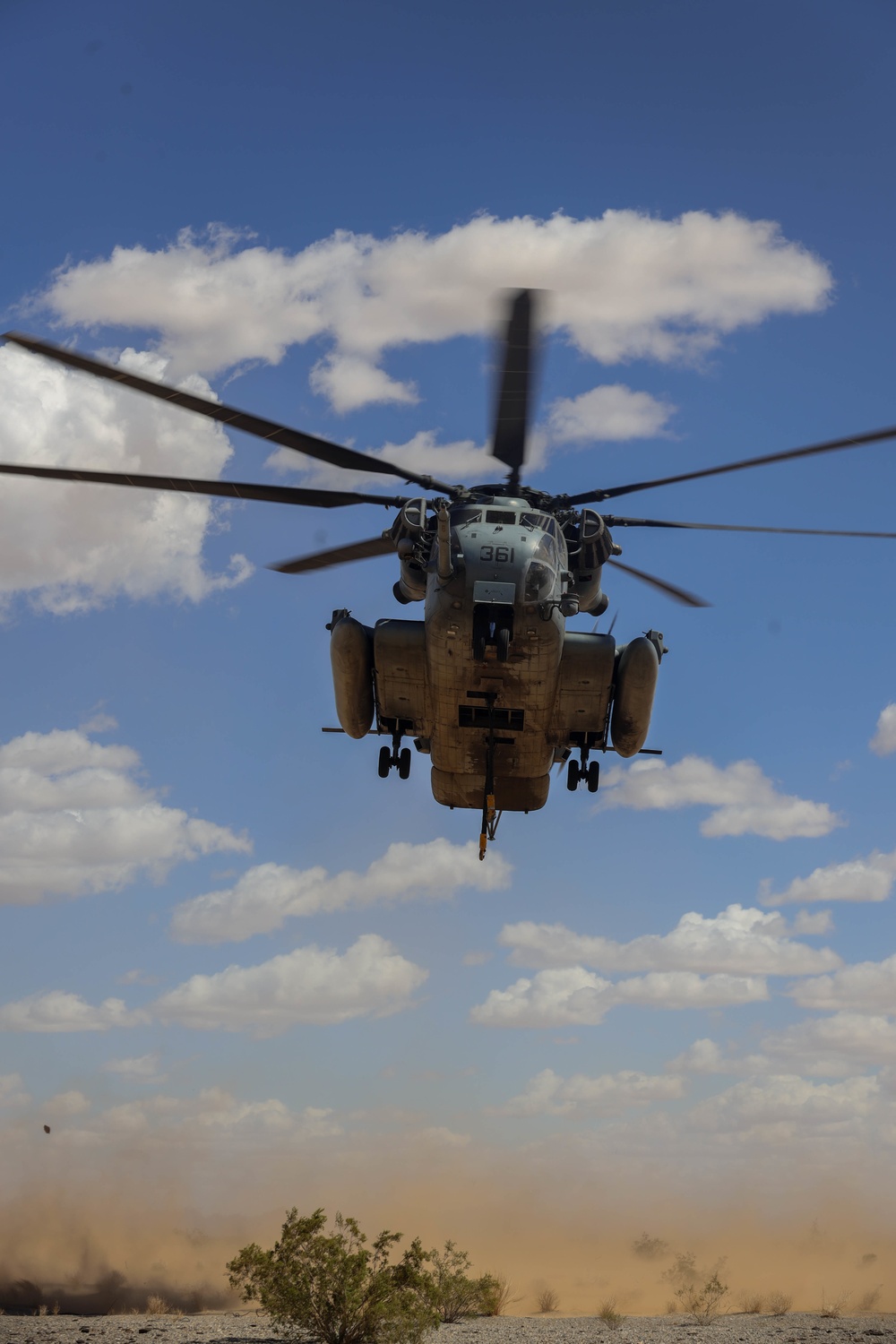 WTI 2-22: CH-53E External Lift