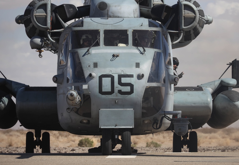 WTI 2-22: CH-53E External Lift 