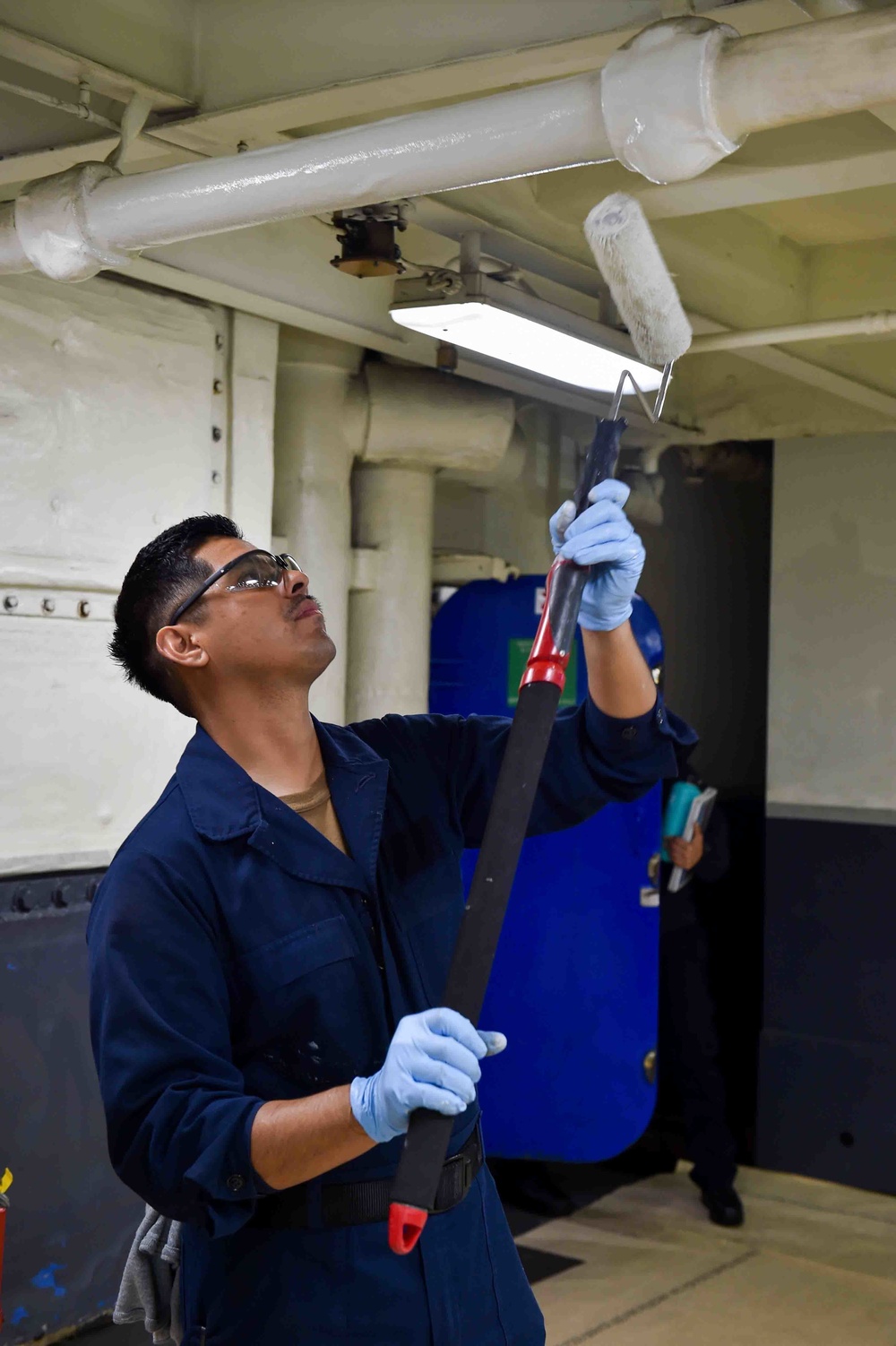 USS Carl Vinson (CVN 70) Sailors Conduct Maintenance in Pacific Ocean