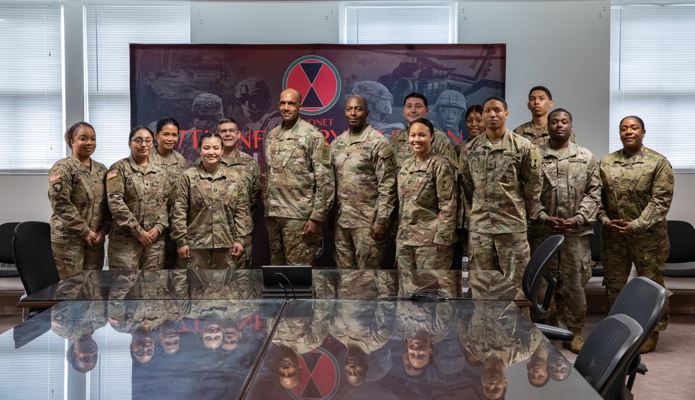 Deputy Chief of Staff G-1 Personnel of The United States Army visits America's First Corps