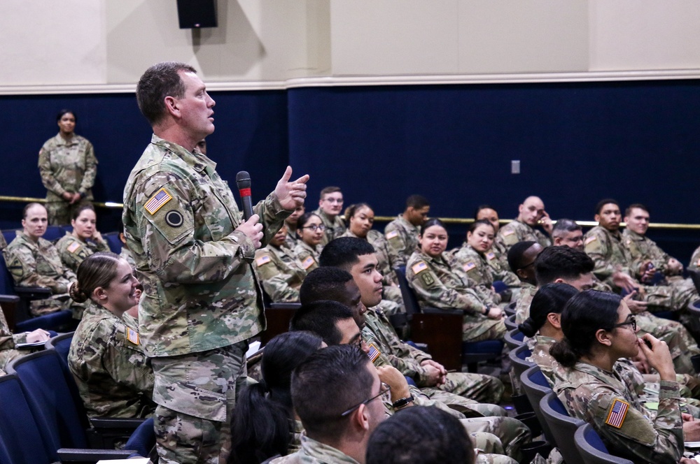 Deputy Chief of Staff G-1 Personnel of The United States Army visits America's First Corps