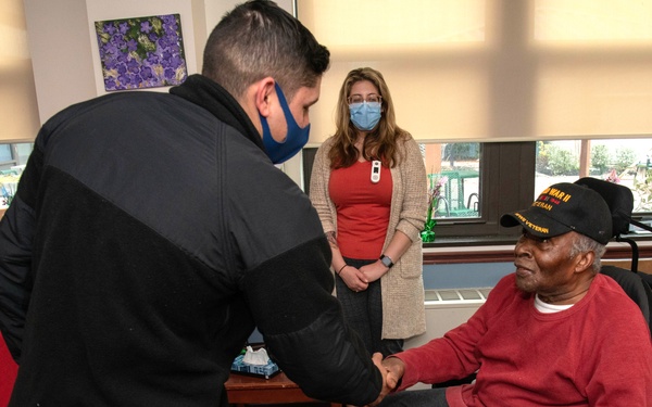 Delaware sailors visit vets during Wilmington port visit