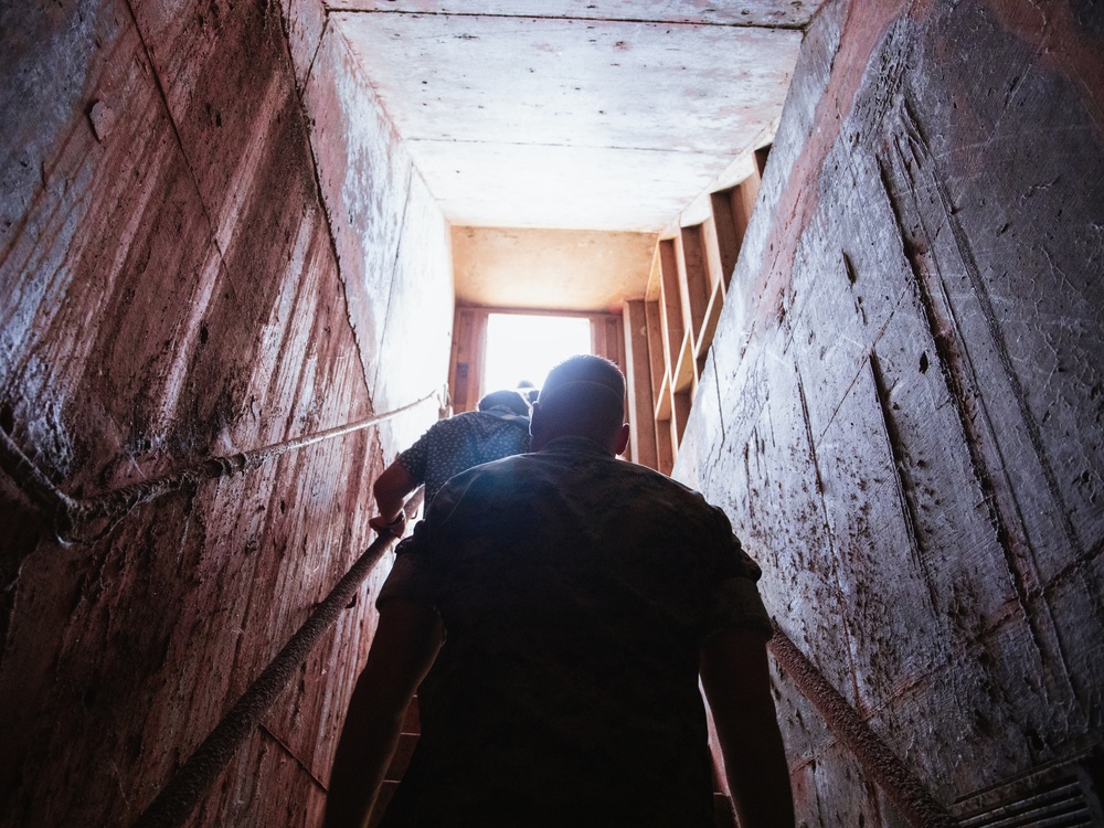 Bunker tour, MCBH