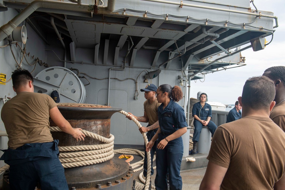 DVIDS - Images - USS America (LHA 6) Conducts Sea & Anchor [Image 3 of 5]