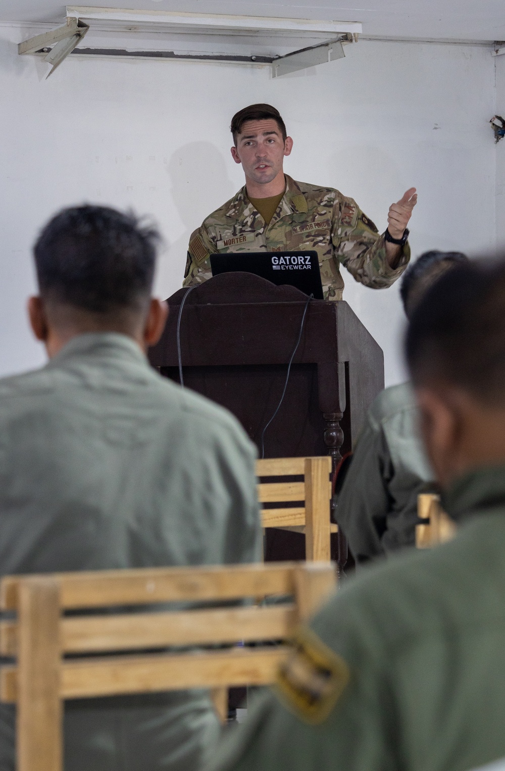 Balikatan 22 - Philippine, U.S. Air Force maintainers discuss deployed operations