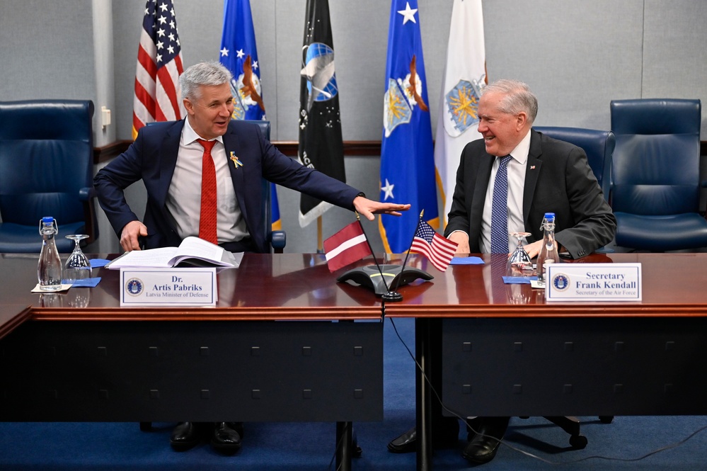 SecAF Kendall meets Latvia MOD Pabriks