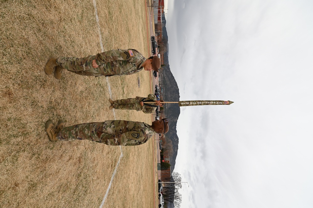 5th Bn., 4th SFAB Cases Colors before Deployment to Europe