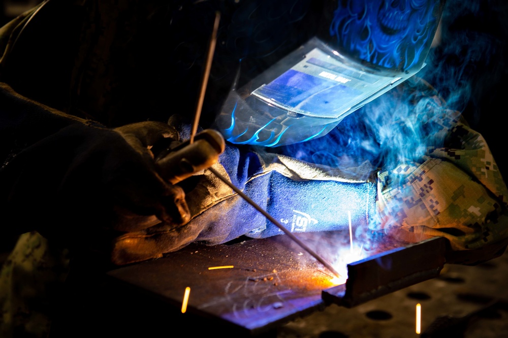 USS Carl Vinson (CVN 70) Sailors Weld Metal