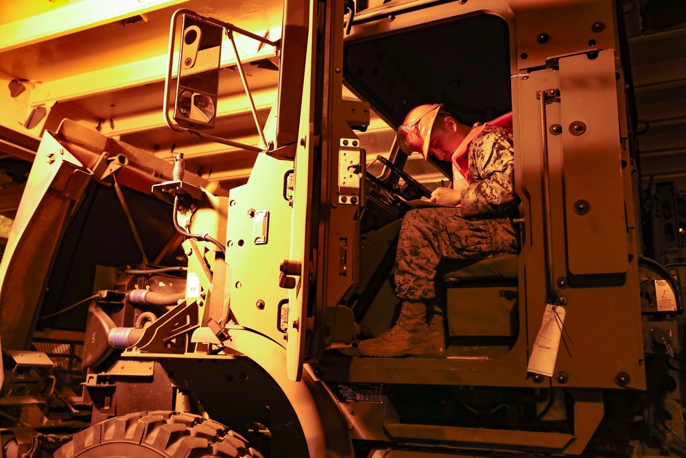 Atlantic Dragon | Marines with 3rd MLG are a part of offload preparation party