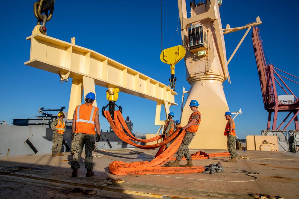 Atlantic Dragon | U.S. Navy Cargo Handling Battalion 1 and Navy Cargo Handling Battalion 5 support 3rd MLG exercise