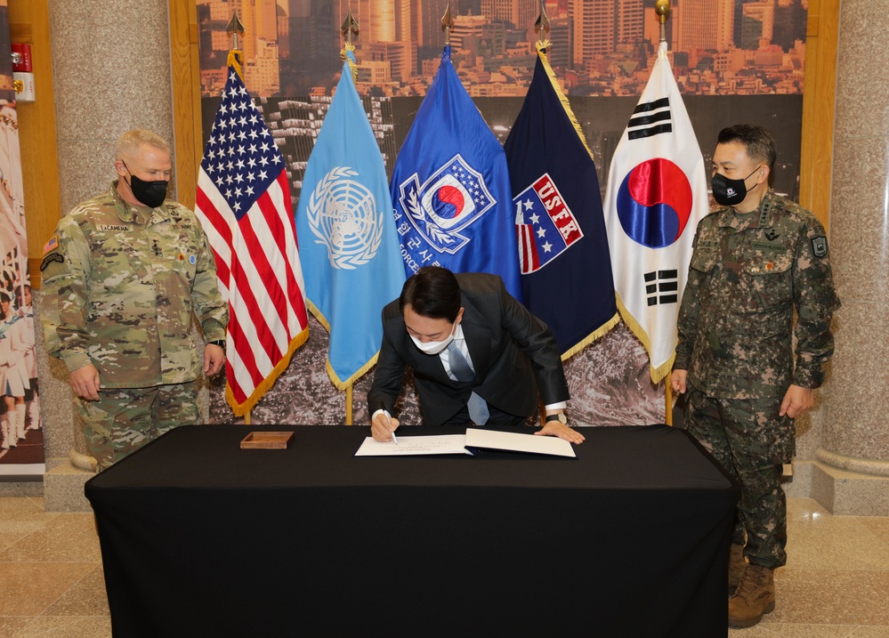 ROK President-elect Yoon Visits USAG-Humphreys