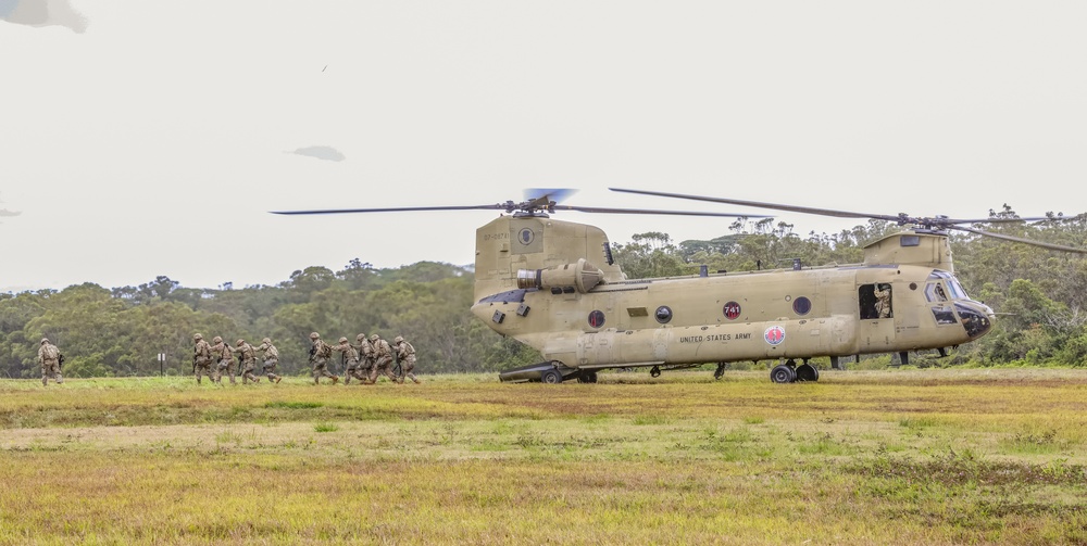 HIARNG aviation conducts sling load operations with field artillery