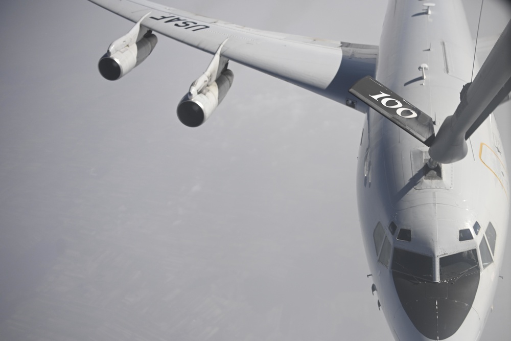 100th ARW refuels E-8C Joint STARS aircraft over Poland