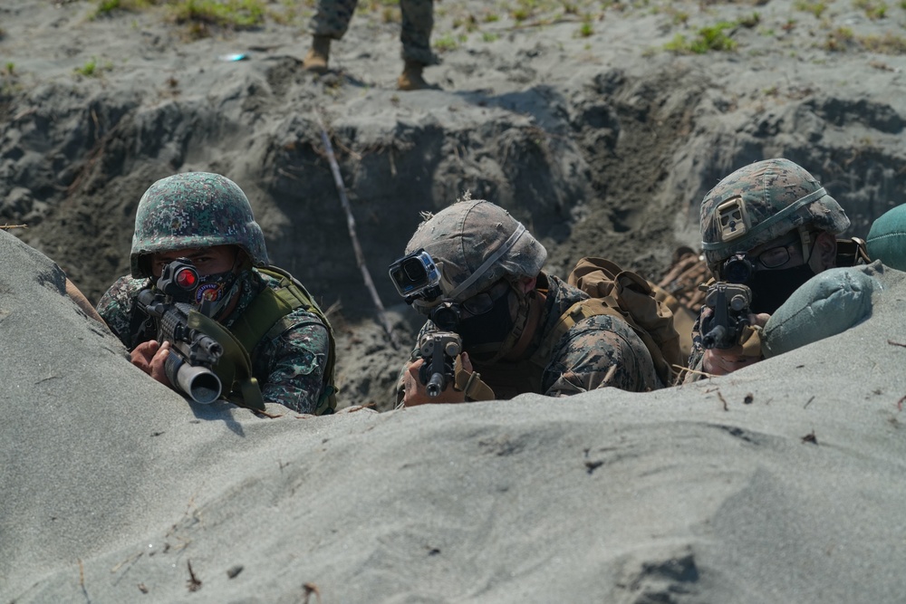 Amphibious Assault at Claveria Beach | Balikatan 22