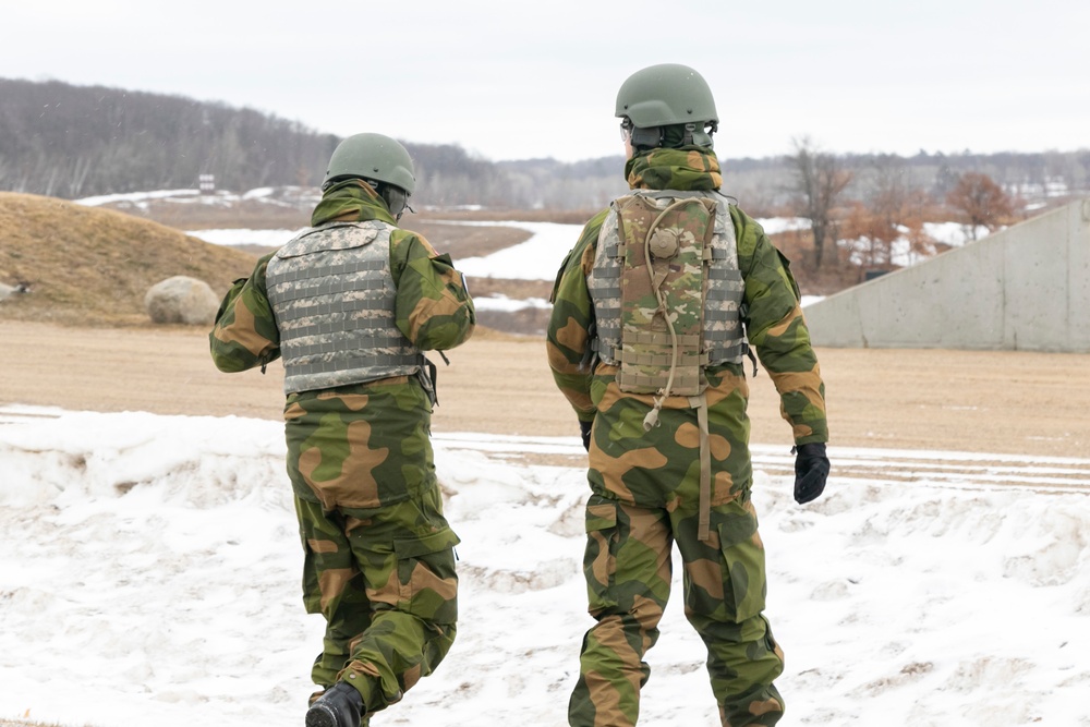 Norwegian Soldiers conduct crew-served weapons qualification at Camp Ripley