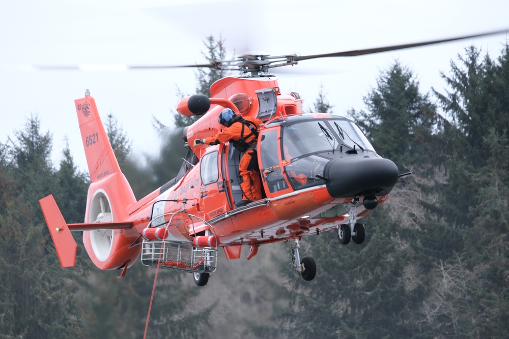 USCG AIR STATION NORTH BEND MH-65 TRAINING