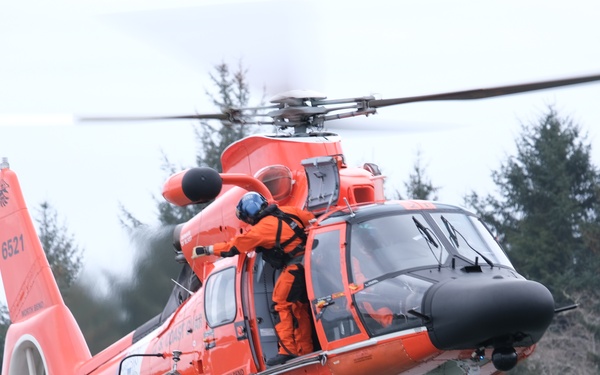 USCG AIR STATION NORTH BEND MH-65 TRAINING