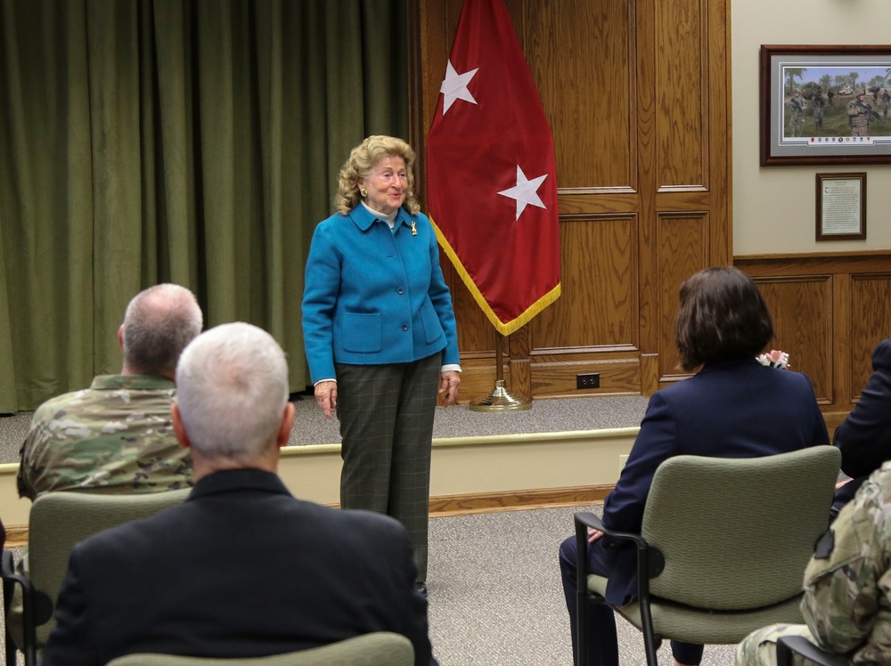 Executive assistant to eight TAGs retires