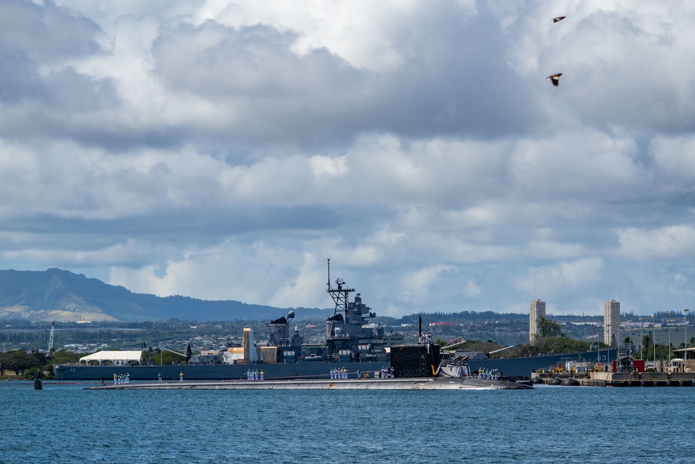 USS Missouri Returns from Deployment