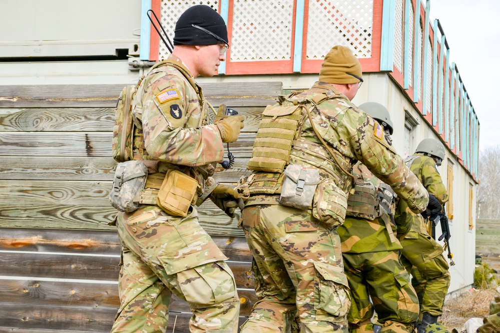 Norwegian Soldiers test skills at Camp Ripley